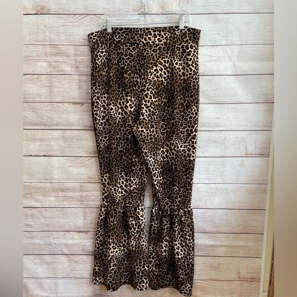 PARK AVENUE CHEETAH PRINT RUFFLE LEG PANTS - Picture 5 of 5